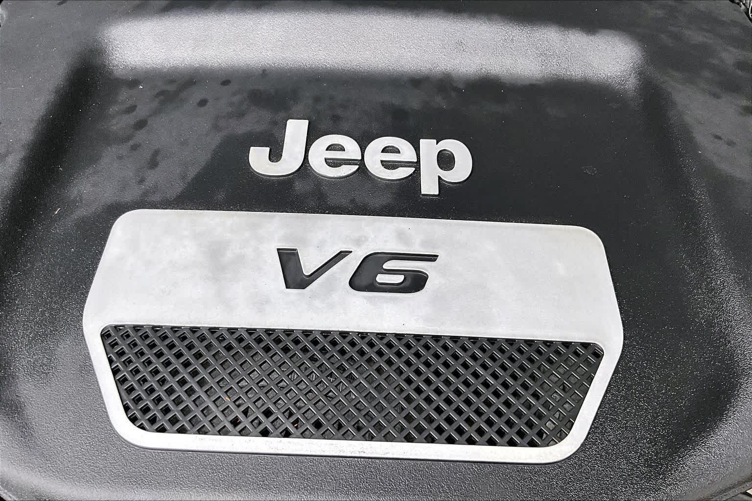 Used 2017 Jeep Wrangler Unlimited Sport w/ Connectivity Group AWD/4WD image 31