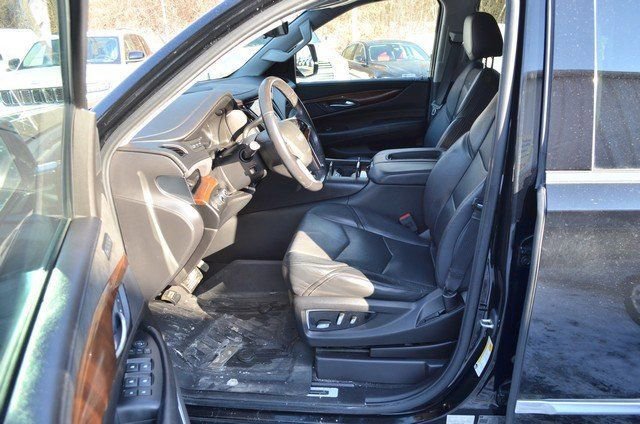 Used 2019 Cadillac Escalade Luxury image 17