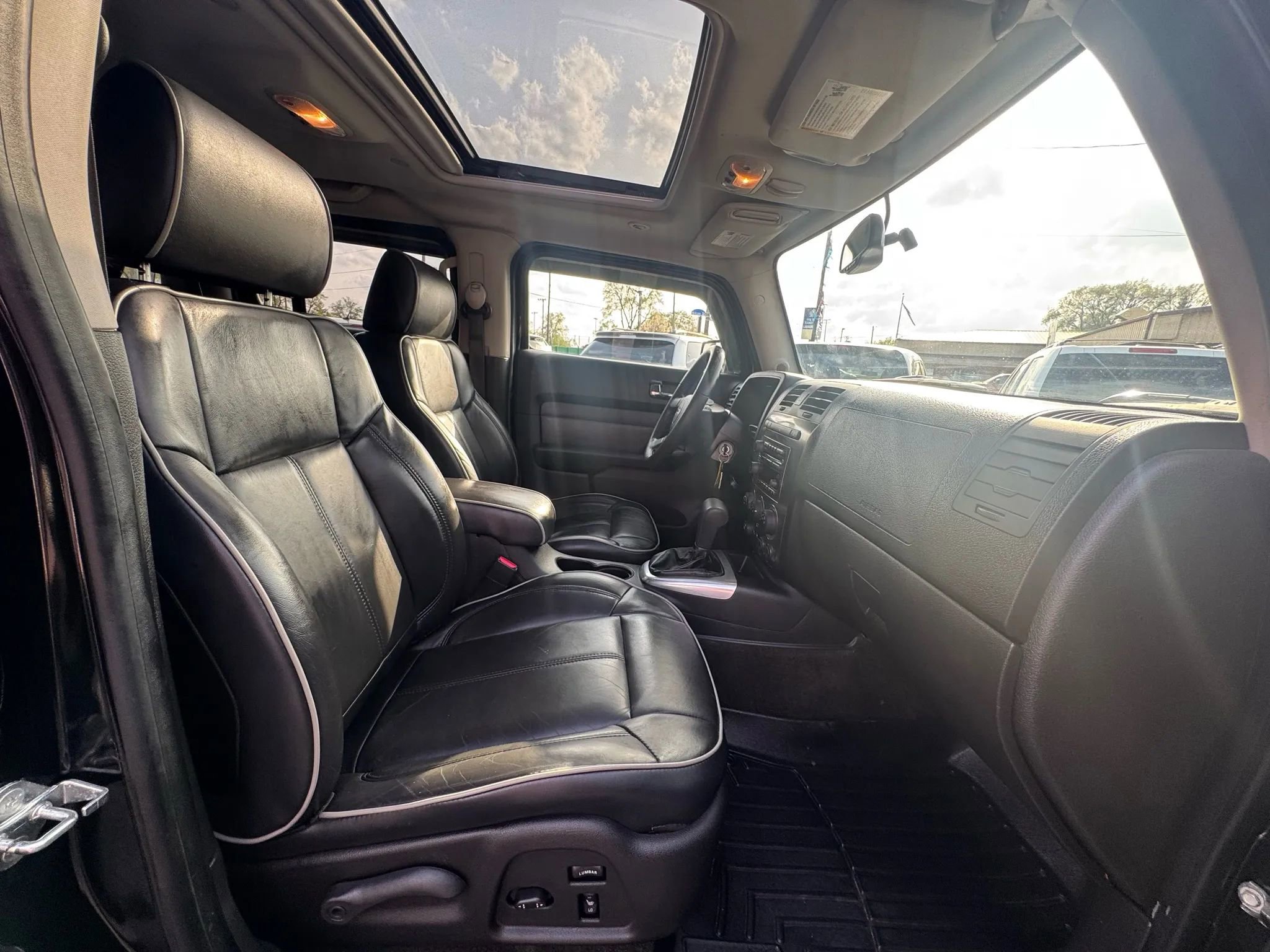 Used 2009 HUMMER H3 Luxury image 21