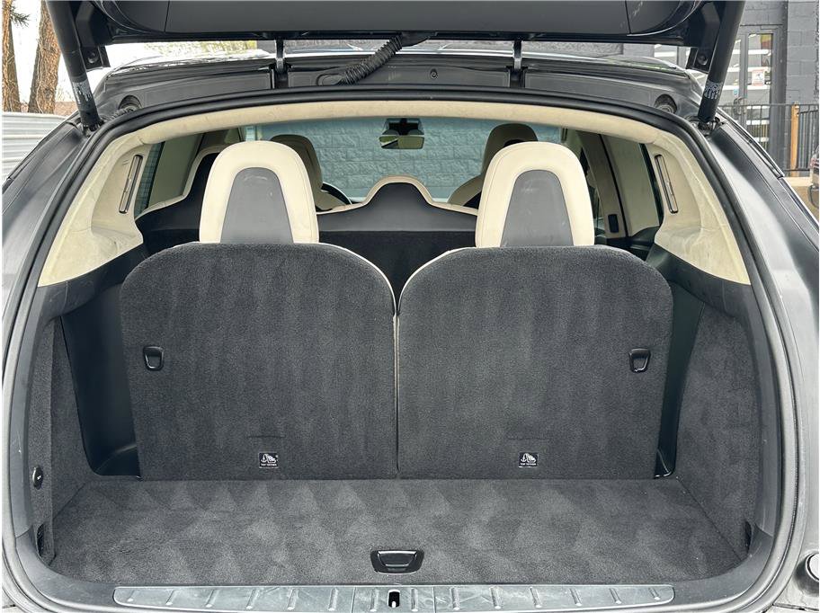 Used 2018 Tesla Model X 100D image 29