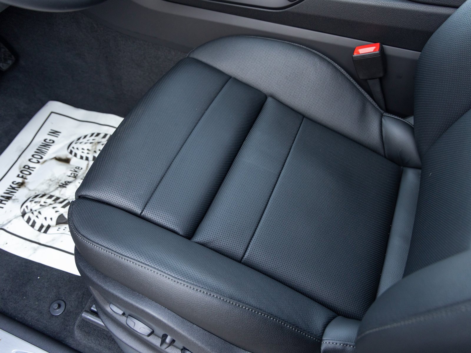 New 2026 Porsche Cayenne image 27