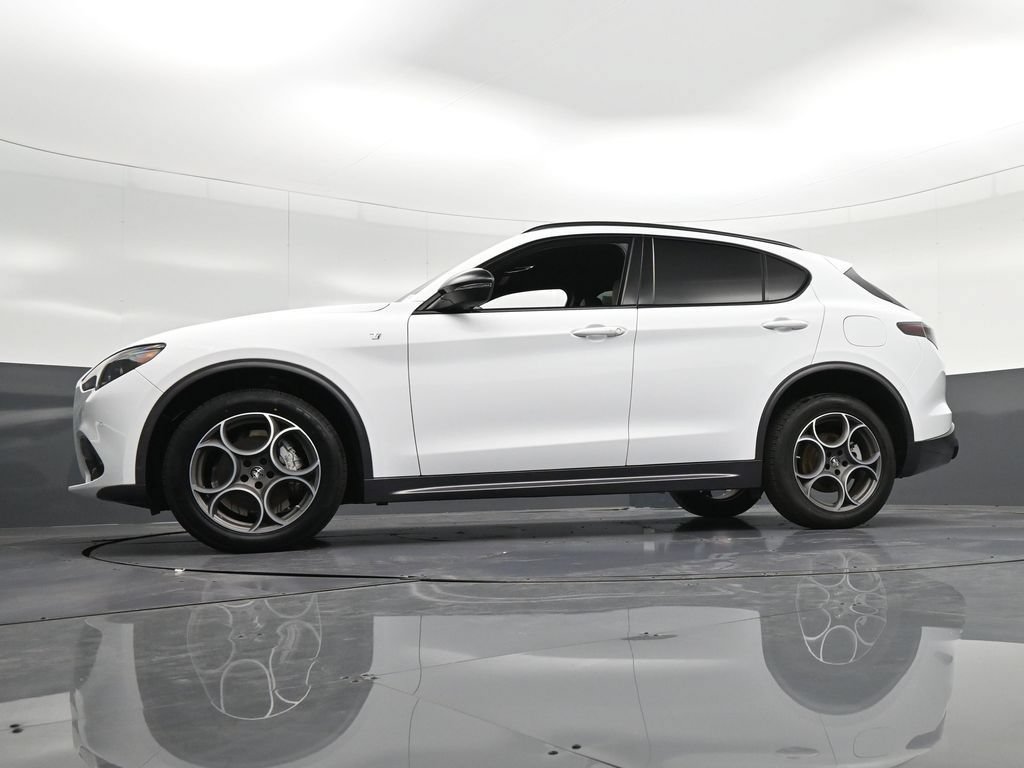 Used 2024 Alfa Romeo Stelvio Ti w/ Active Assist Plus Package AWD/4WD image 34