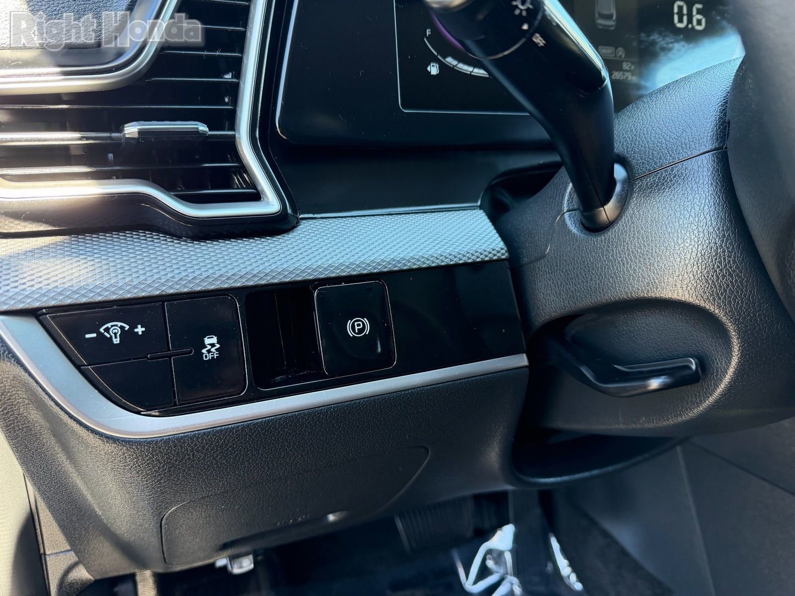 Used 2025 Kia Sportage LX image 25