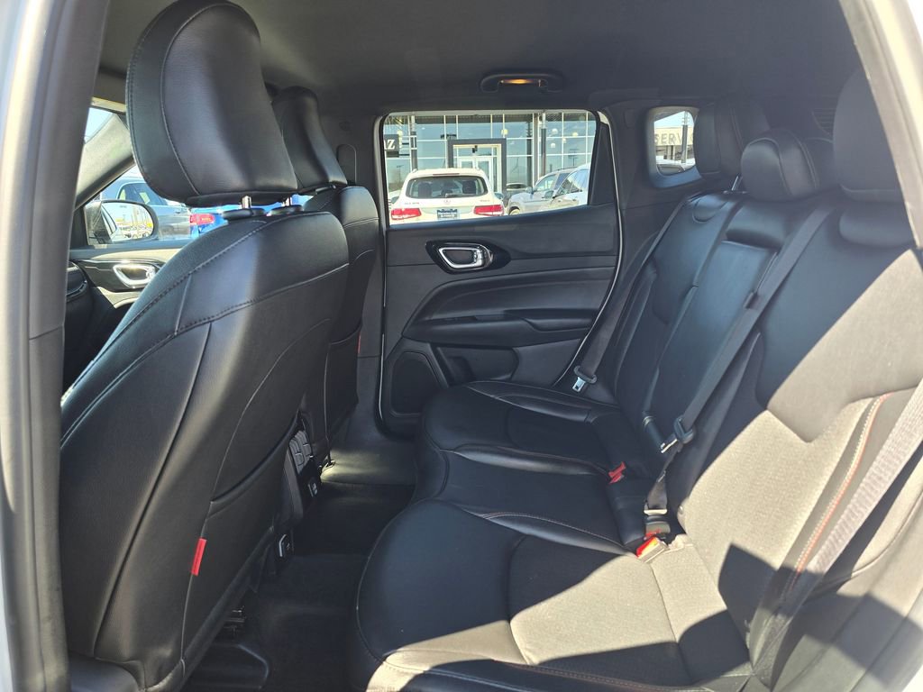 Used 2024 Jeep Compass Trailhawk image 16