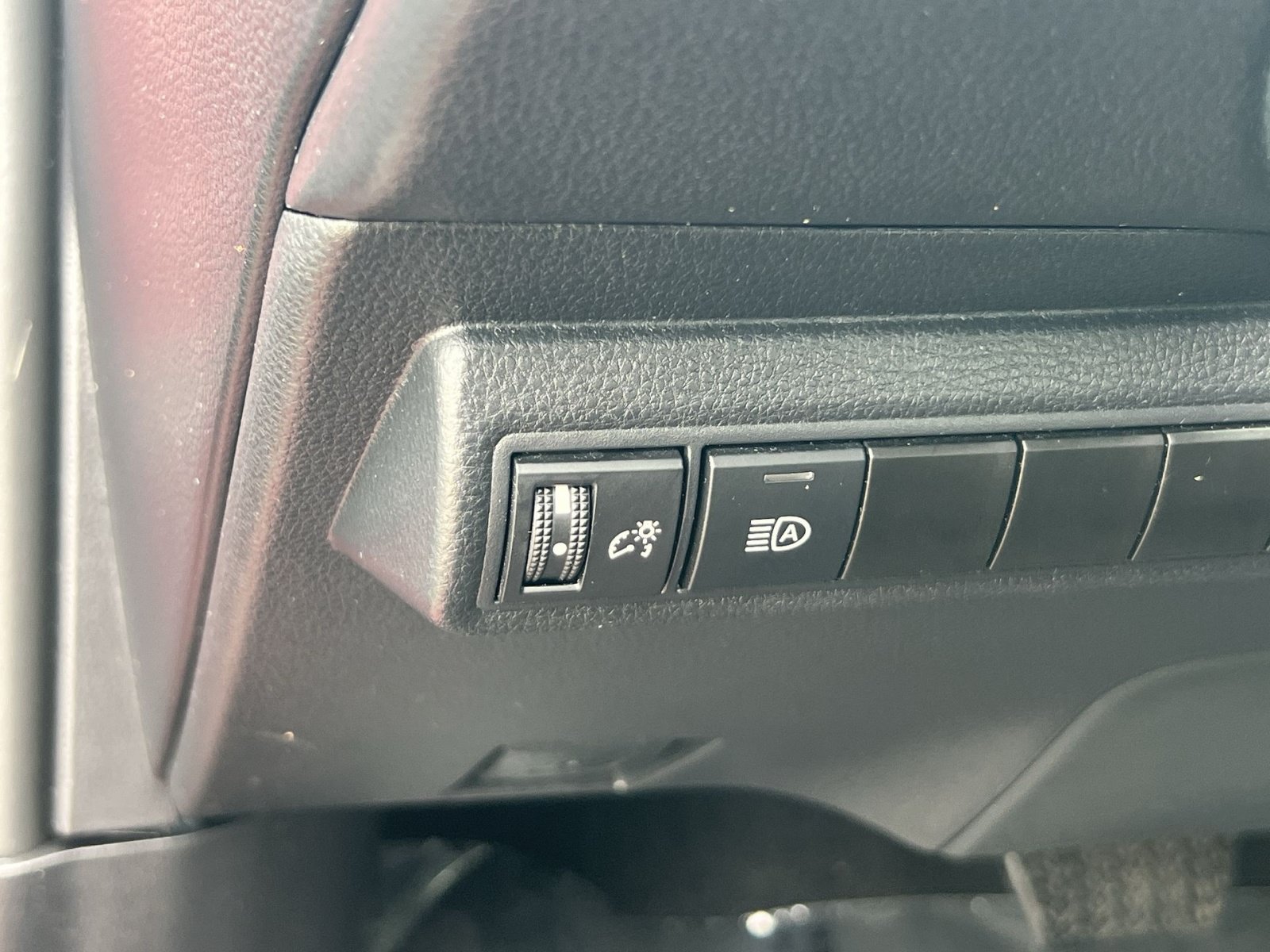 Used 2025 Toyota Corolla LE FWD image 30
