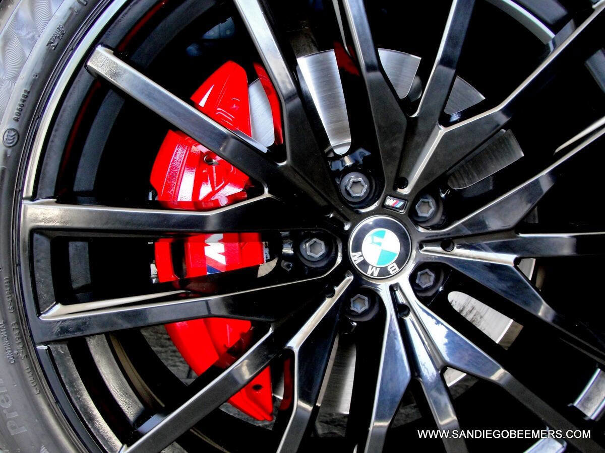 Used 2022 BMW X5 sDrive40i w/ M Sport Package image 2