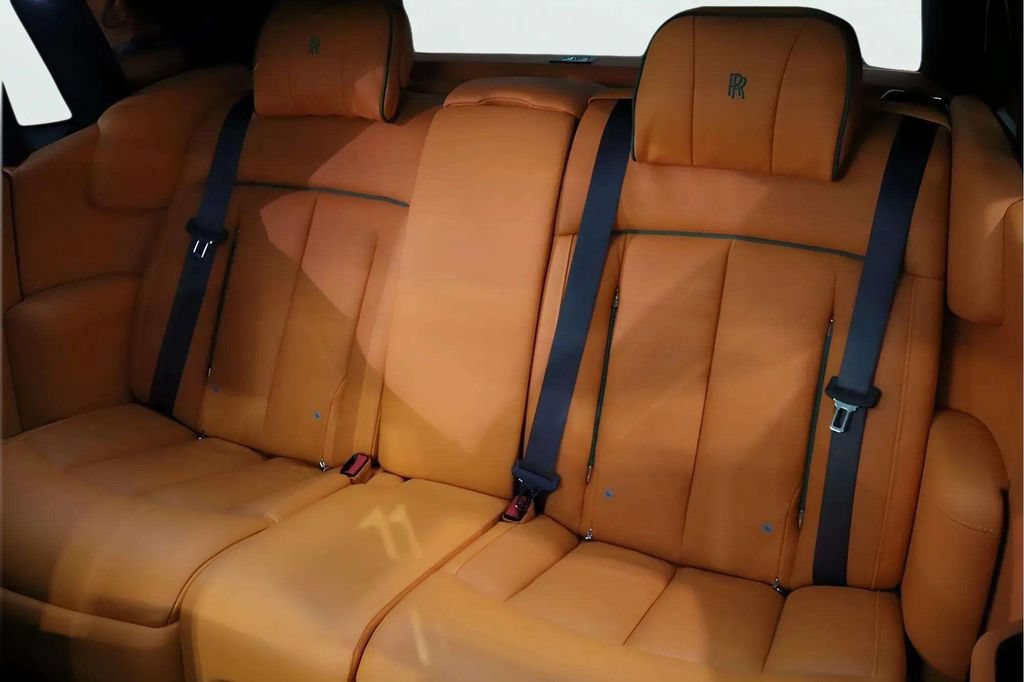Used 2023 Rolls-Royce Phantom Sedan w/ Leather Finishing Pack RWD image 6