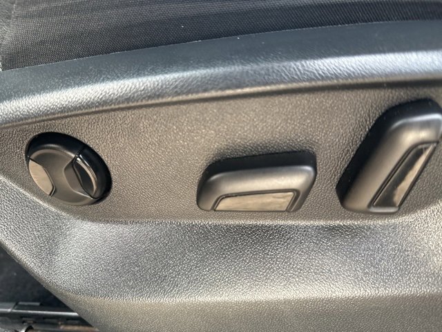 Used 2021 Volkswagen Tiguan SE image 10