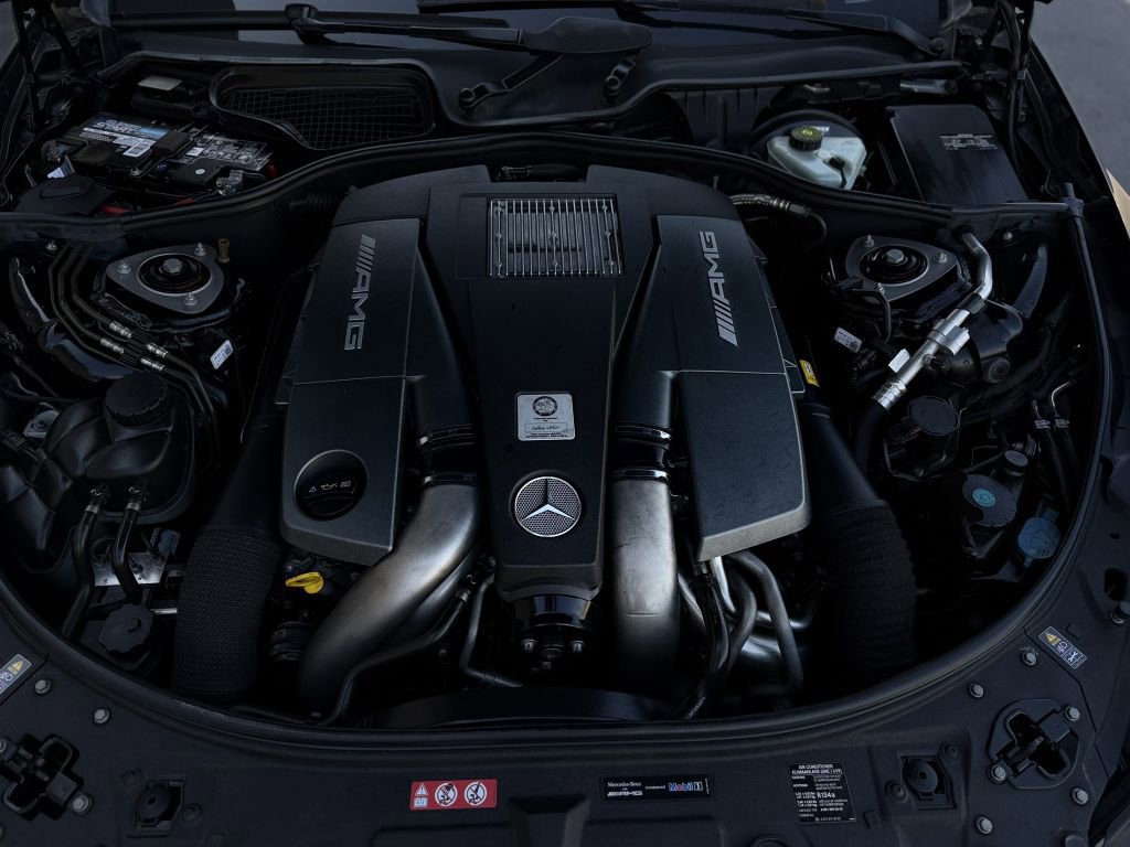 Used 2012 Mercedes-Benz CL 63 AMG image 35