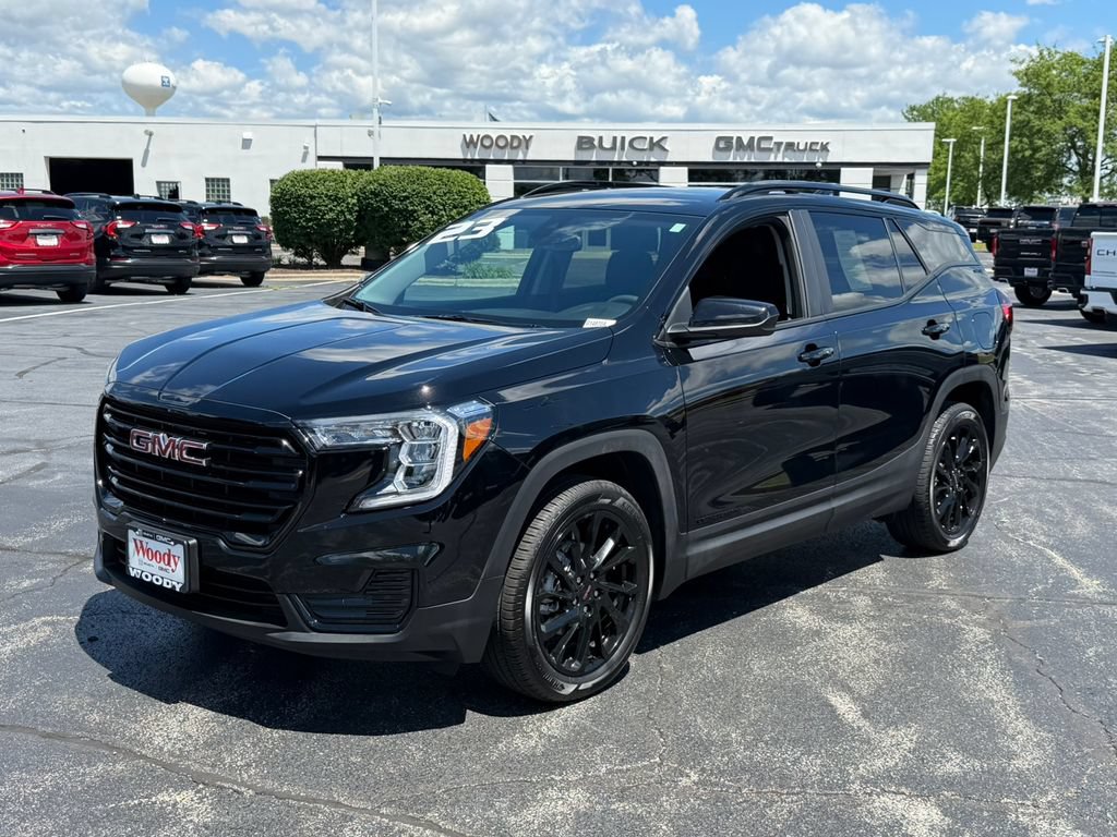 Certified 2023 GMC Terrain SLE w/ Elevation Edition FWD image 2