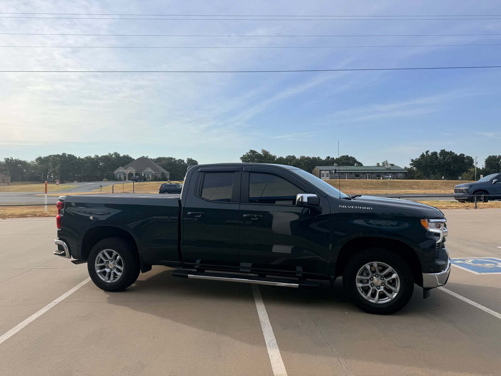 Used 2025 Chevrolet Silverado 1500 LT RWD image 5