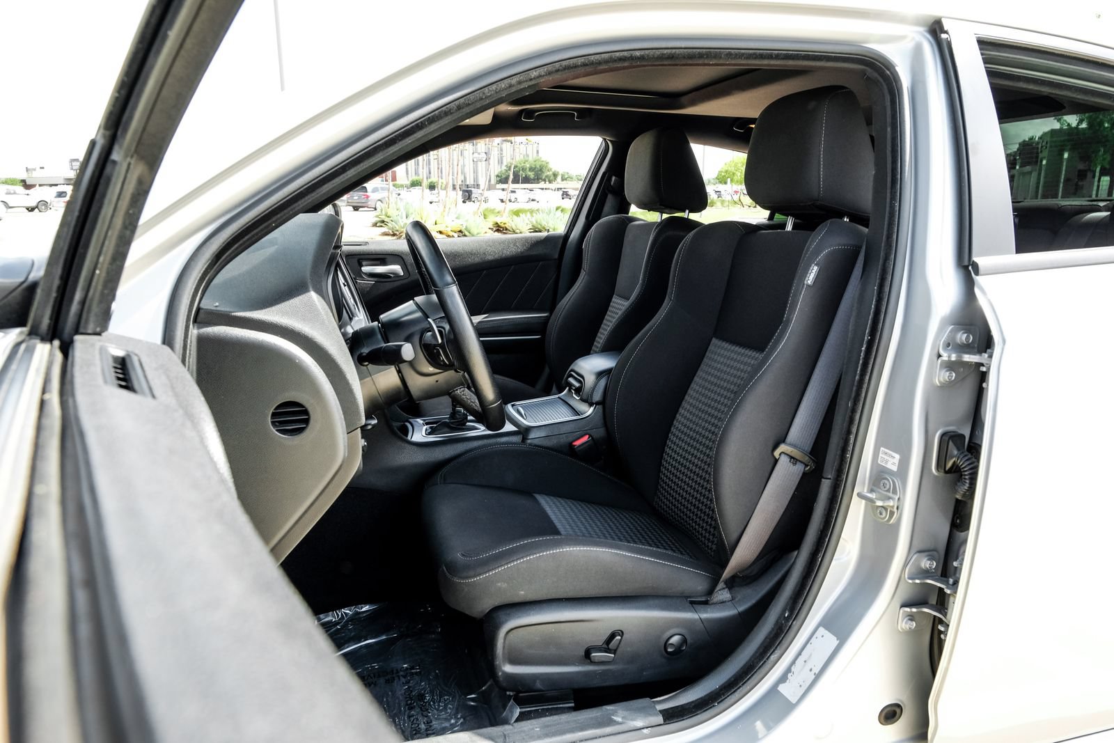 Used 2023 Dodge Charger Scat Pack w/ Harman/Kardon Audio Group RWD image 34