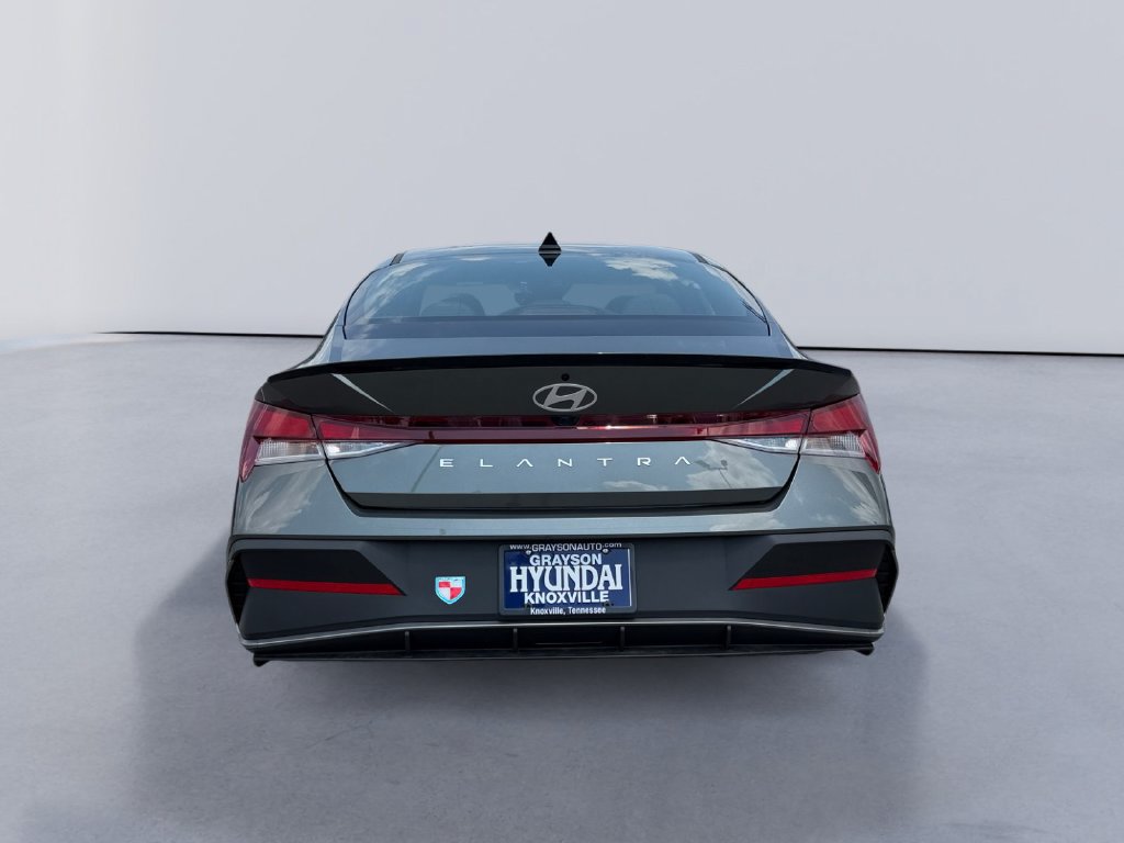 New 2026 Hyundai Elantra SEL Sport FWD image 4