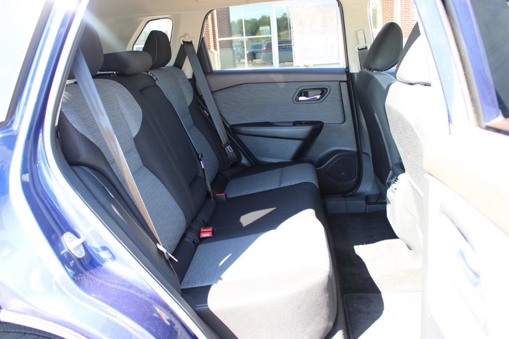Used 2023 Nissan Rogue SV AWD/4WD image 34
