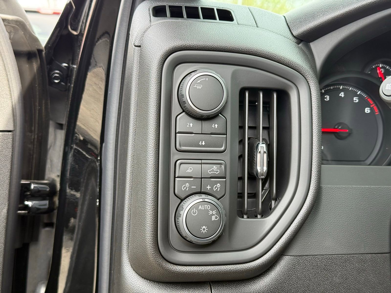 New 2026 Chevrolet Silverado 2500 Custom w/ Custom Value Package image 28