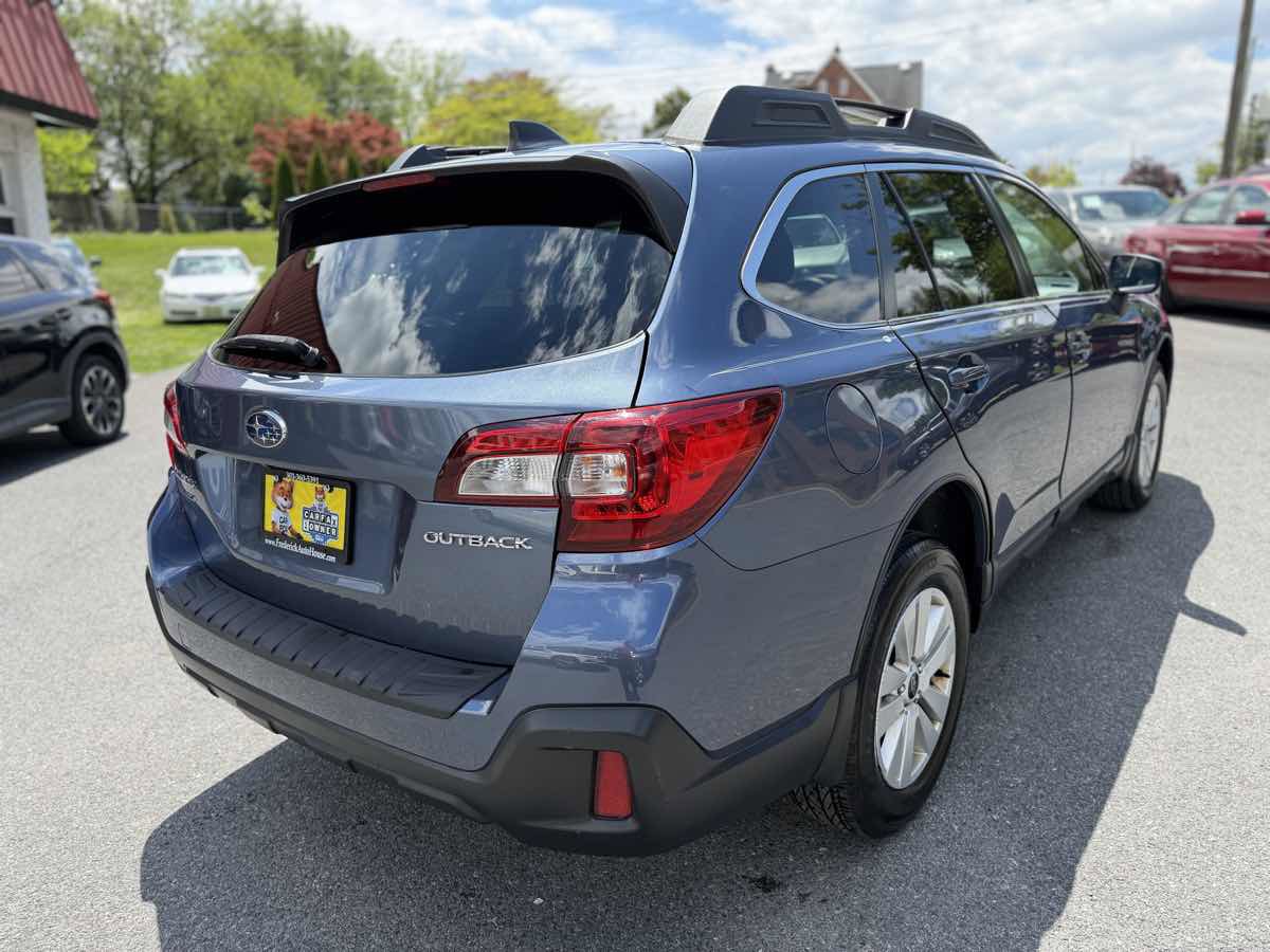 Used 2018 Subaru Outback 2.5i Premium AWD/4WD image 7