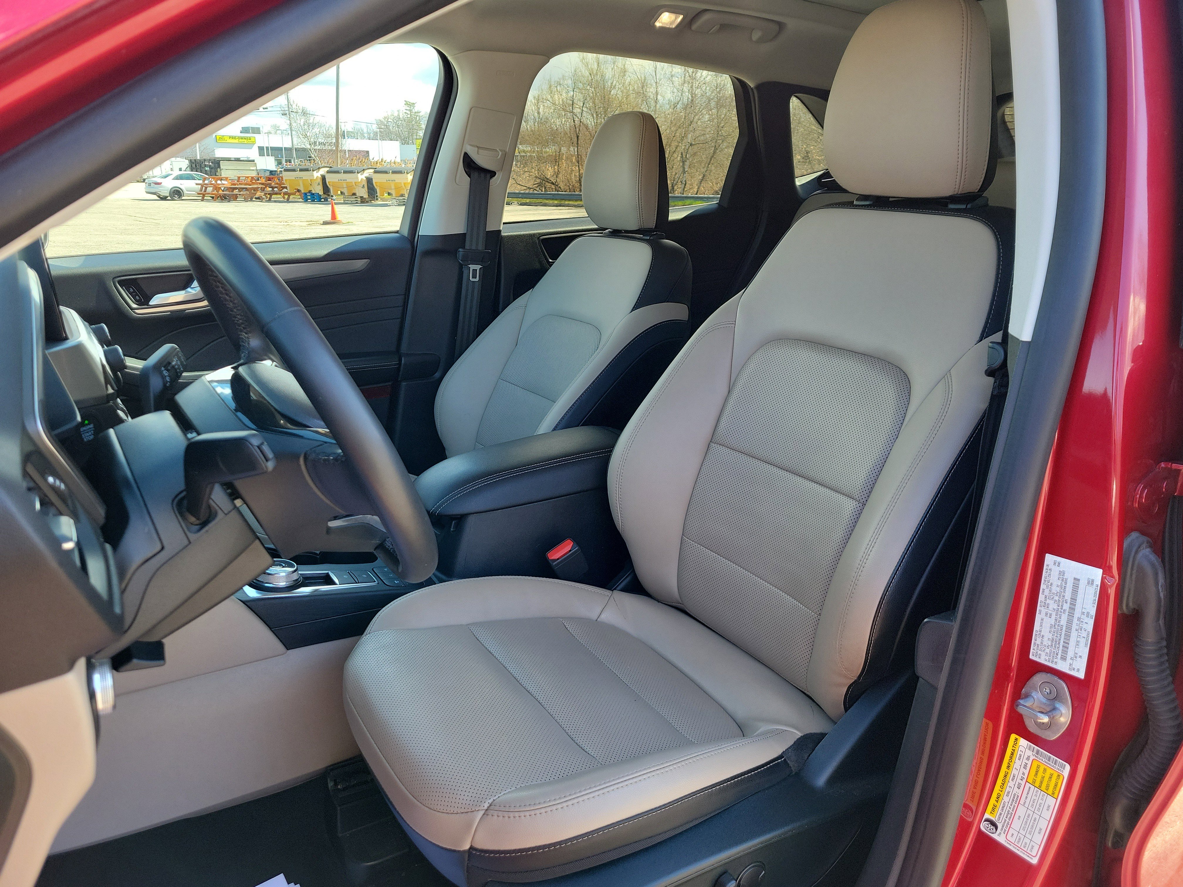 Used 2022 Ford Escape Titanium w/ Class II Trailer Tow Package AWD/4WD image 14