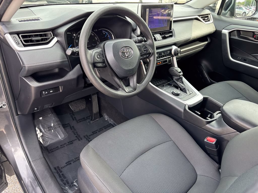 Certified 2024 Toyota RAV4 LE AWD/4WD image 18