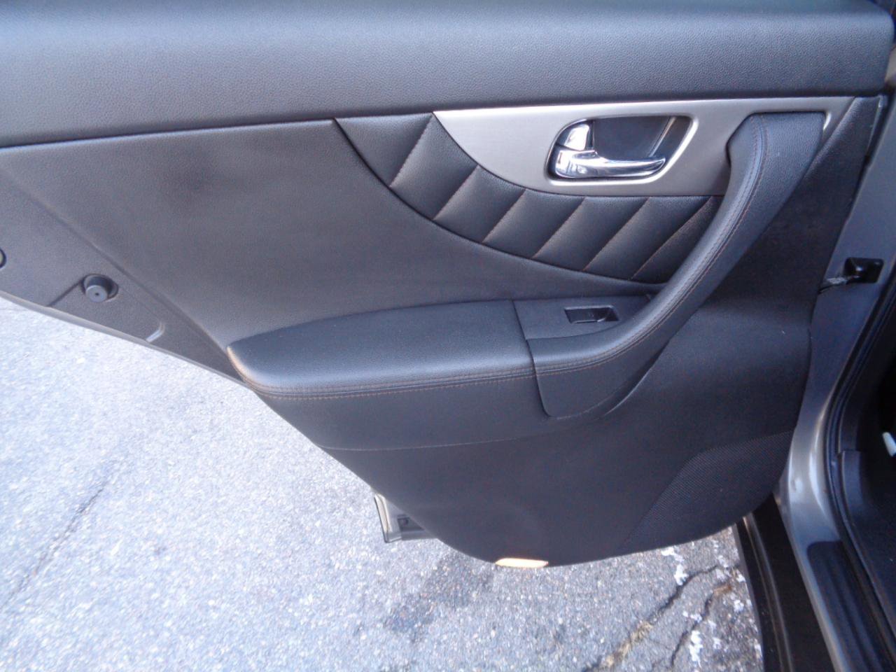 Used 2013 INFINITI FX37 AWD 4dr w/ Premium Pkg image 23