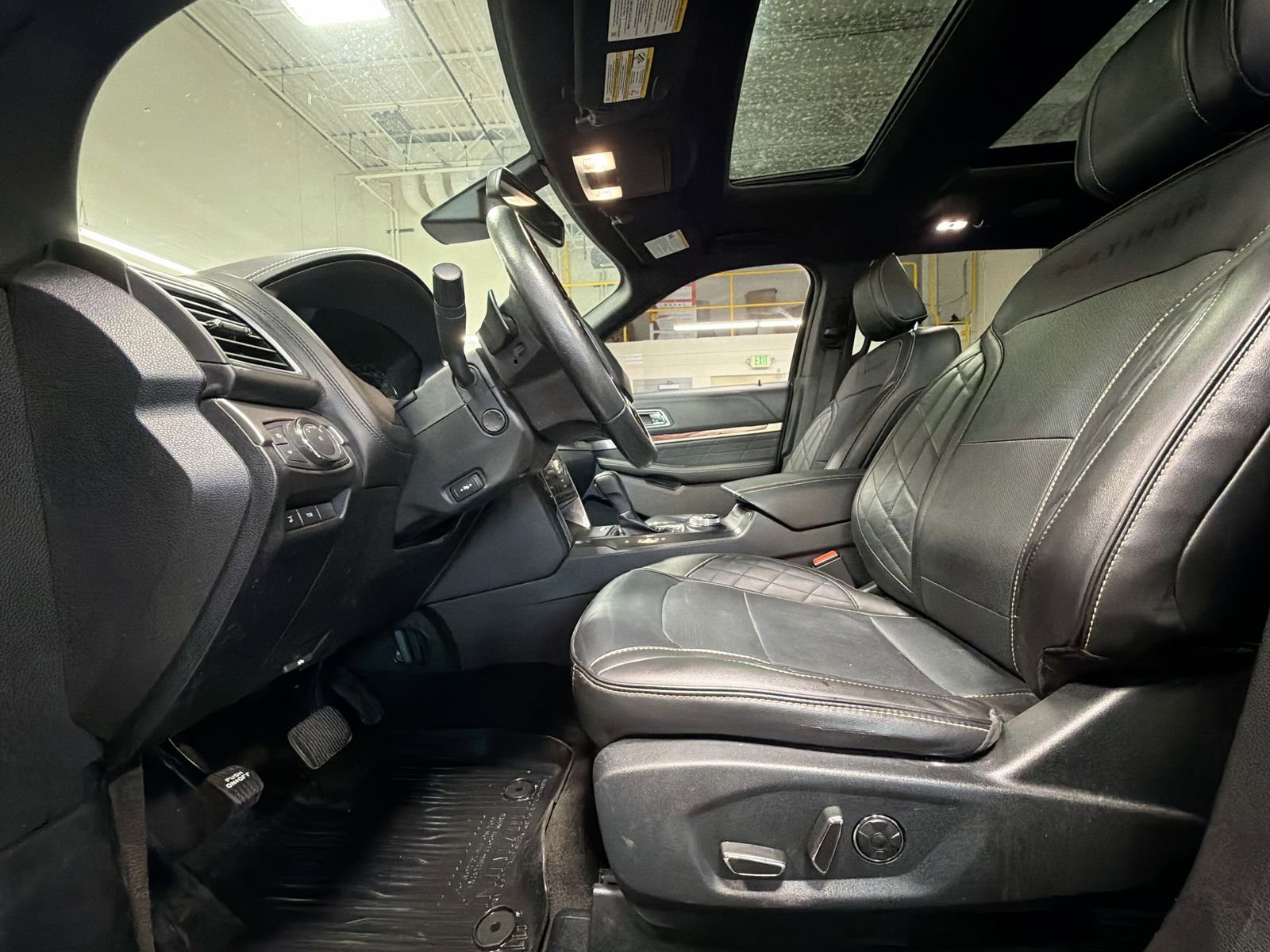Used 2018 Ford Explorer Platinum image 14
