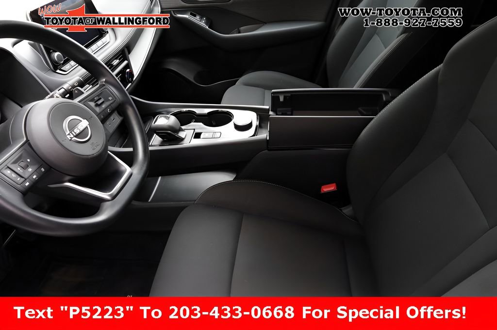 Used 2023 Nissan Rogue S image 39