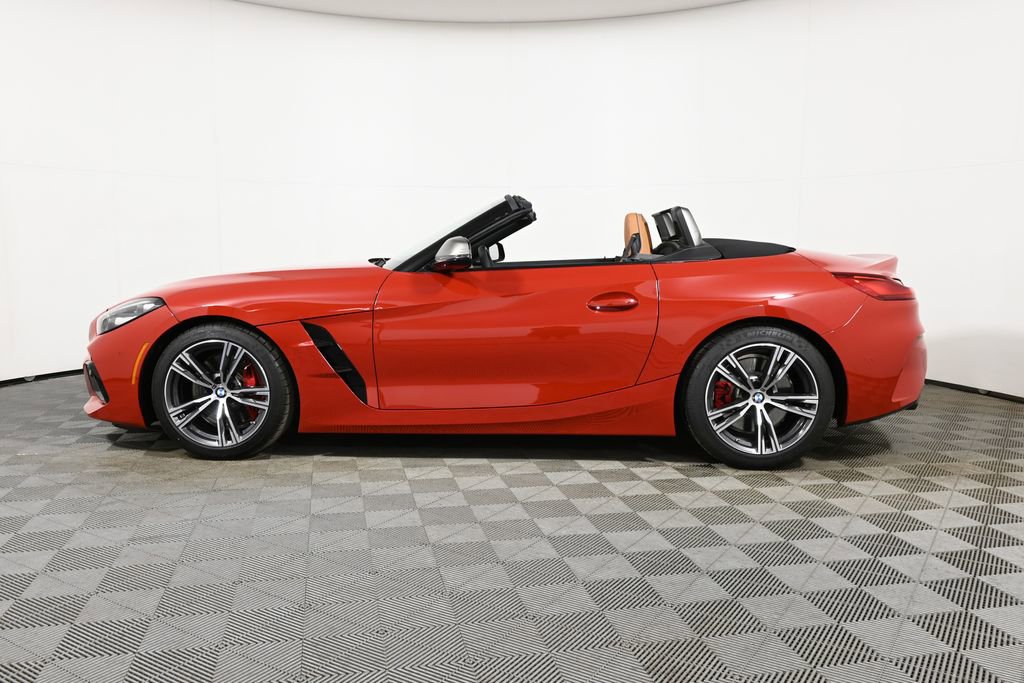 Used 2025 BMW Z4 M40i w/ Premium Package image 12