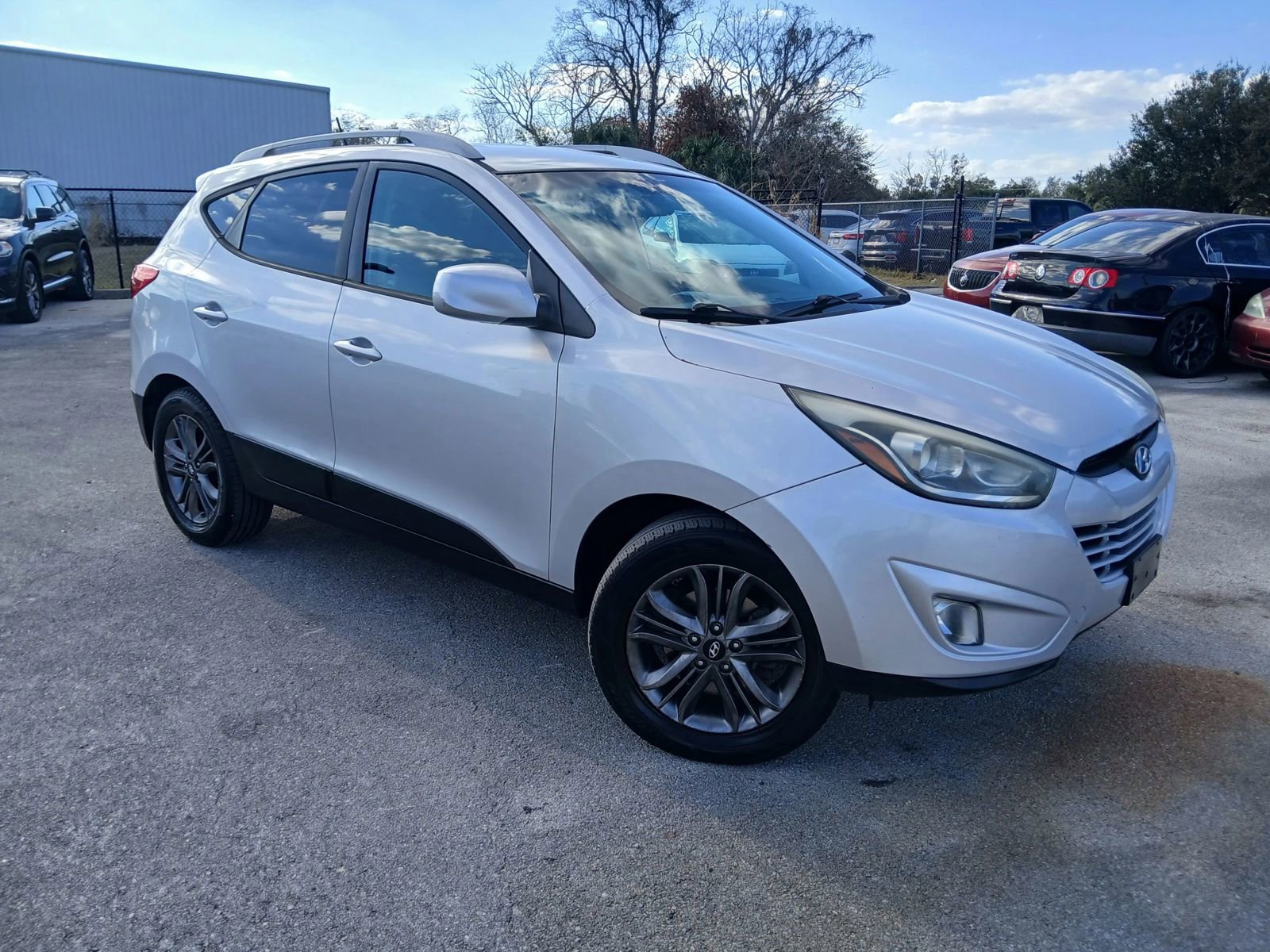 Used 2015 Hyundai Tucson SE image 1