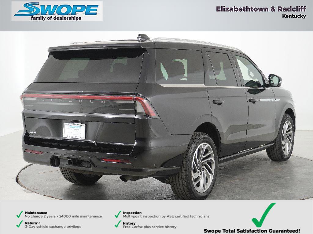 Used 2025 Lincoln Navigator Reserve image 3