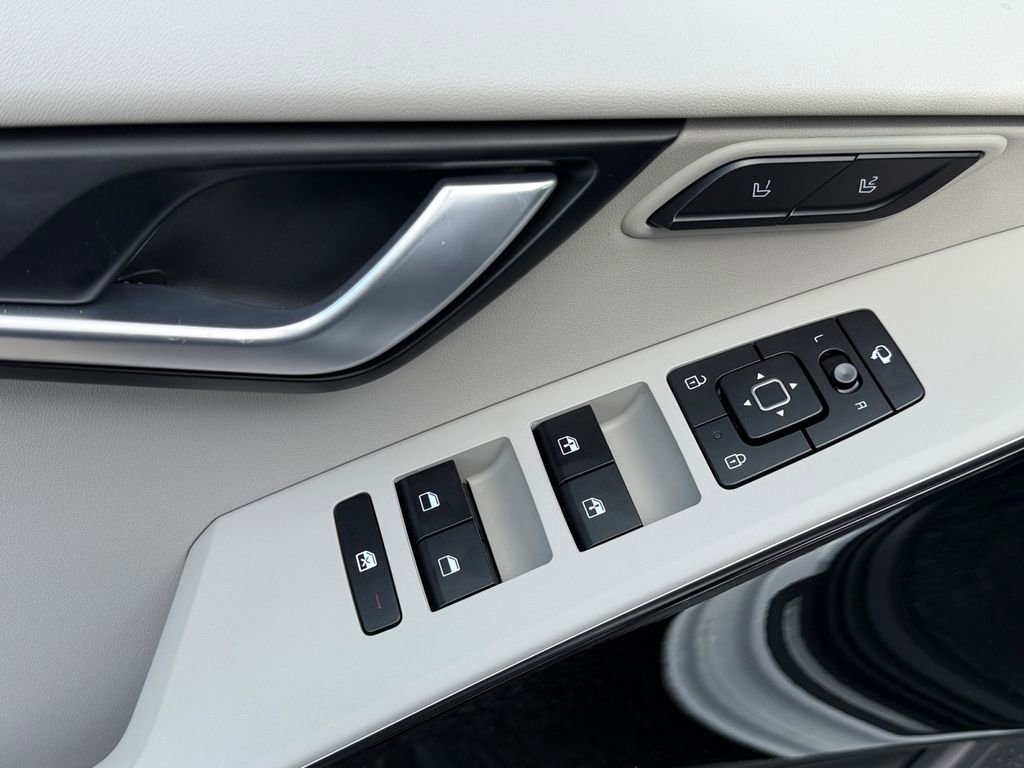 New 2025 Kia Niro Wave w/ Wave Preserve Package FWD image 11