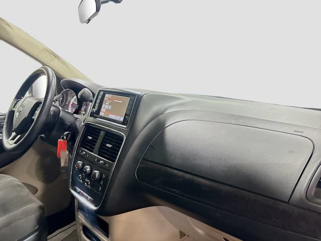 Used 2018 Dodge Grand Caravan SE FWD image 22