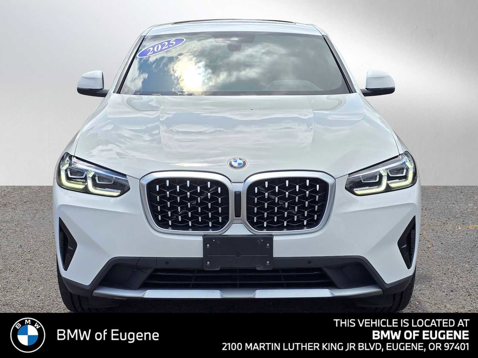 Used 2025 BMW X4 xDrive30i AWD/4WD image 8