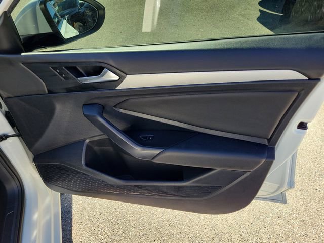 Used 2021 Volkswagen Jetta SE image 31