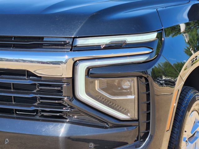 Used 2025 Chevrolet Suburban LS RWD image 16