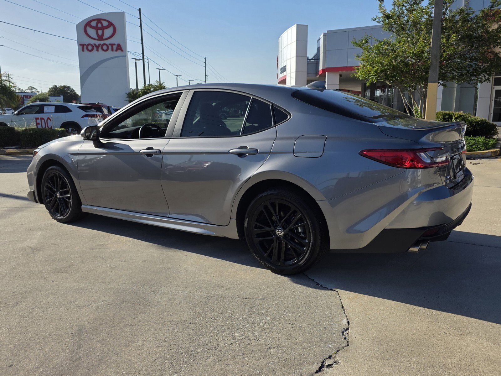 Certified 2025 Toyota Camry SE w/ Convenience Package AWD/4WD image 4