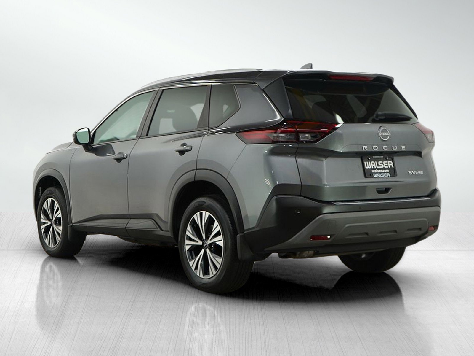 Used 2022 Nissan Rogue SV w/ SV Premium Package image 3