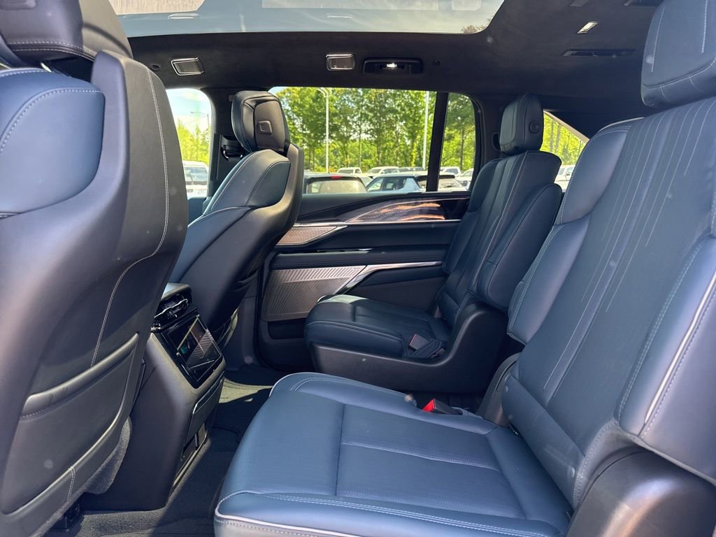 Used 2025 Cadillac Escalade IQ Luxury 2 w/ LPO, Premium Carpet Package AWD/4WD image 12