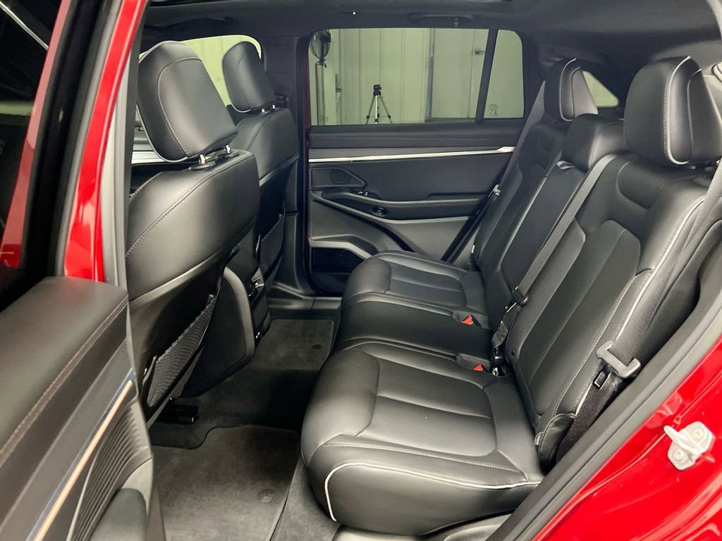 Used 2025 Jeep Wagoneer S Limited image 24