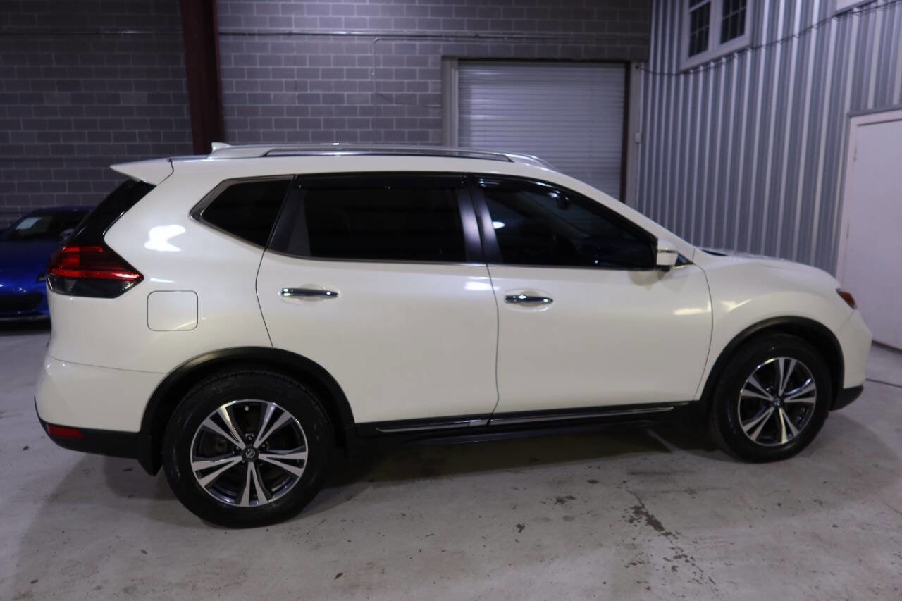 Used 2017 Nissan Rogue SL w/ SL Premium Package image 6