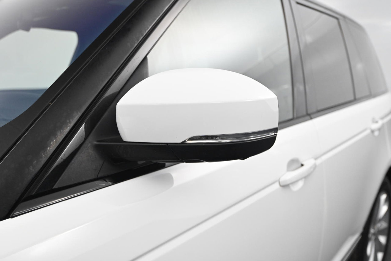 Used 2016 Land Rover Range Rover HSE image 10