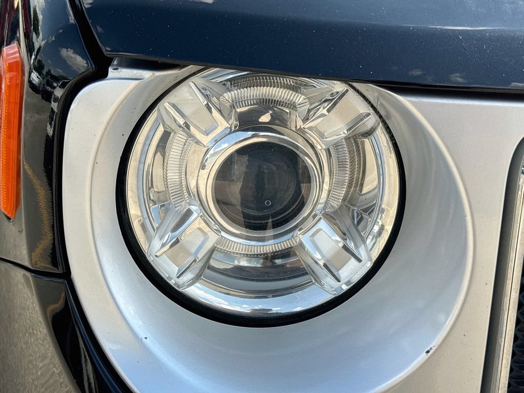 Used 2018 Jeep Renegade Limited w/ UConnect 8.4 Nav Group AWD/4WD image 34