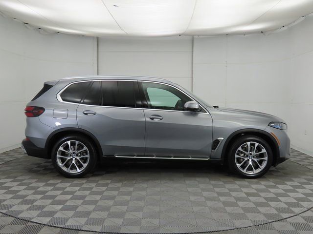 Used 2025 BMW X5 xDrive40i image 4