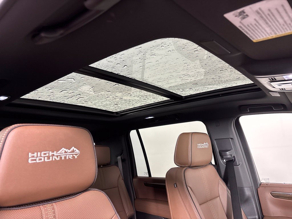 New 2027 Chevrolet Suburban High Country AWD/4WD image 3