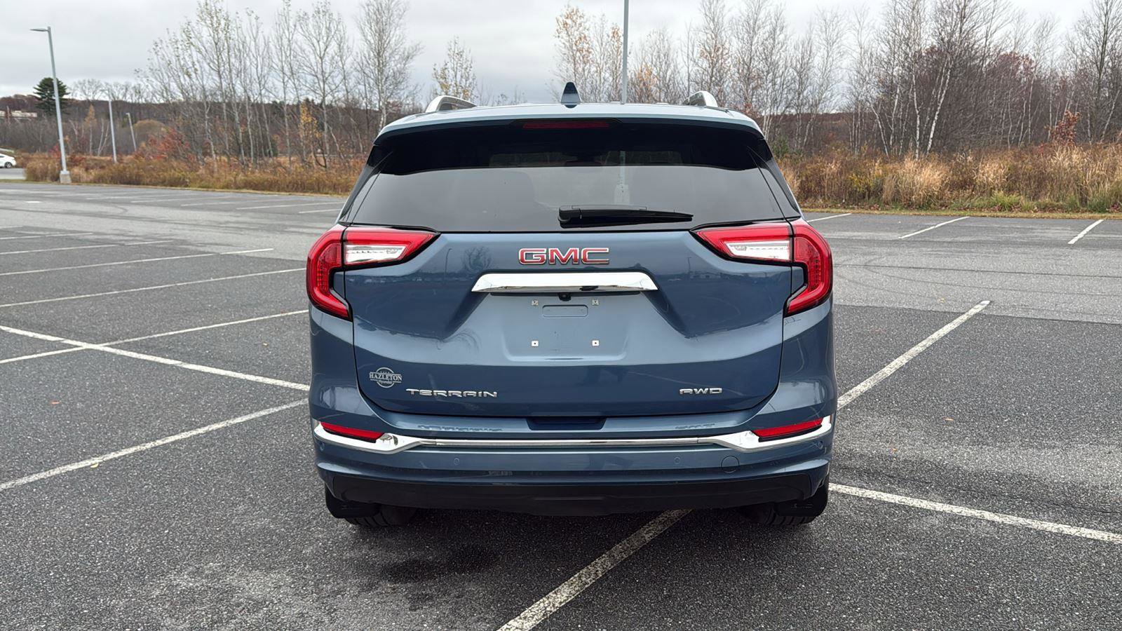 Used 2024 GMC Terrain Denali w/ Denali Premium Package image 8