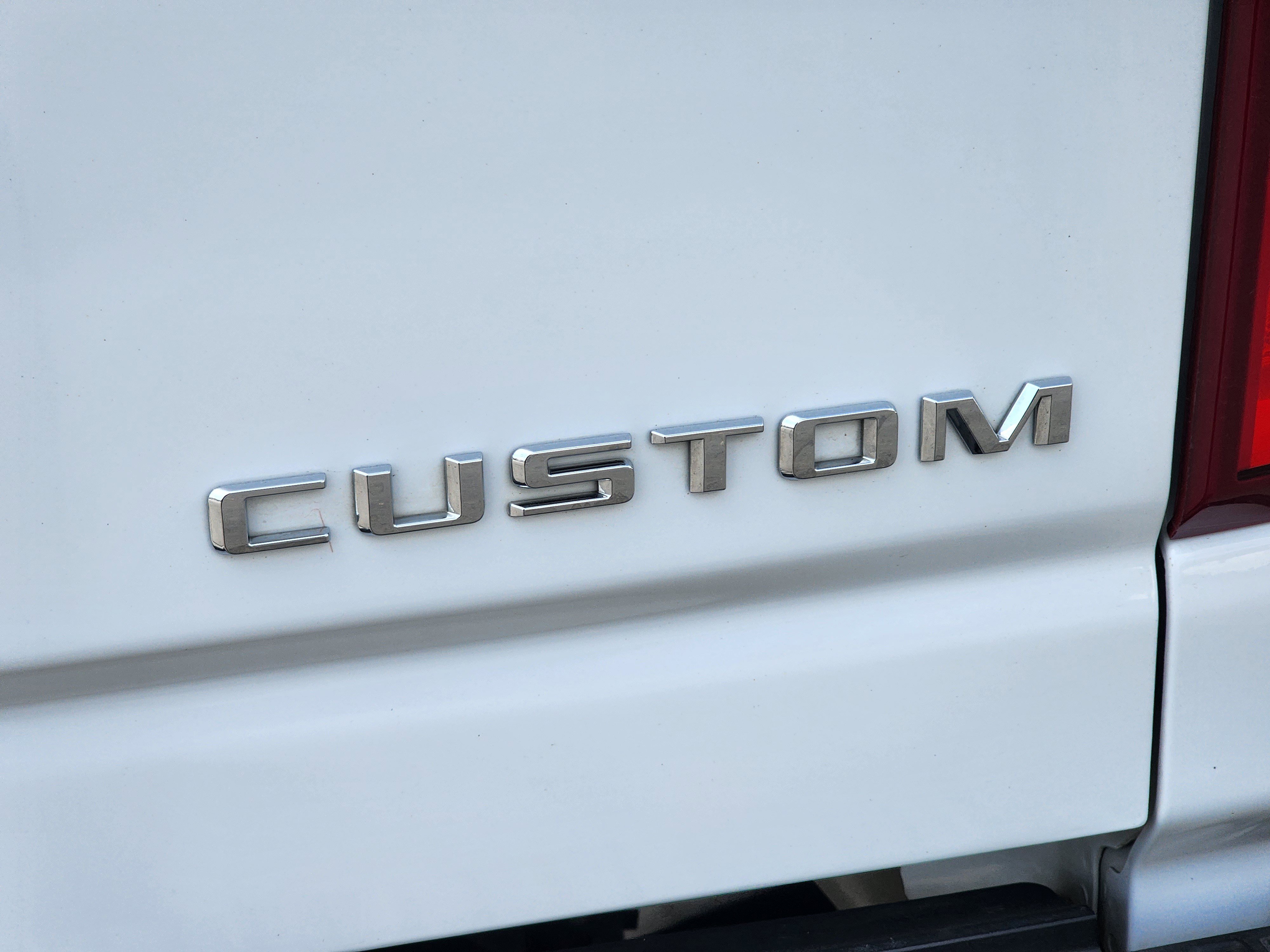 Used 2021 Chevrolet Silverado 2500 Custom w/ Custom Value Package image 13