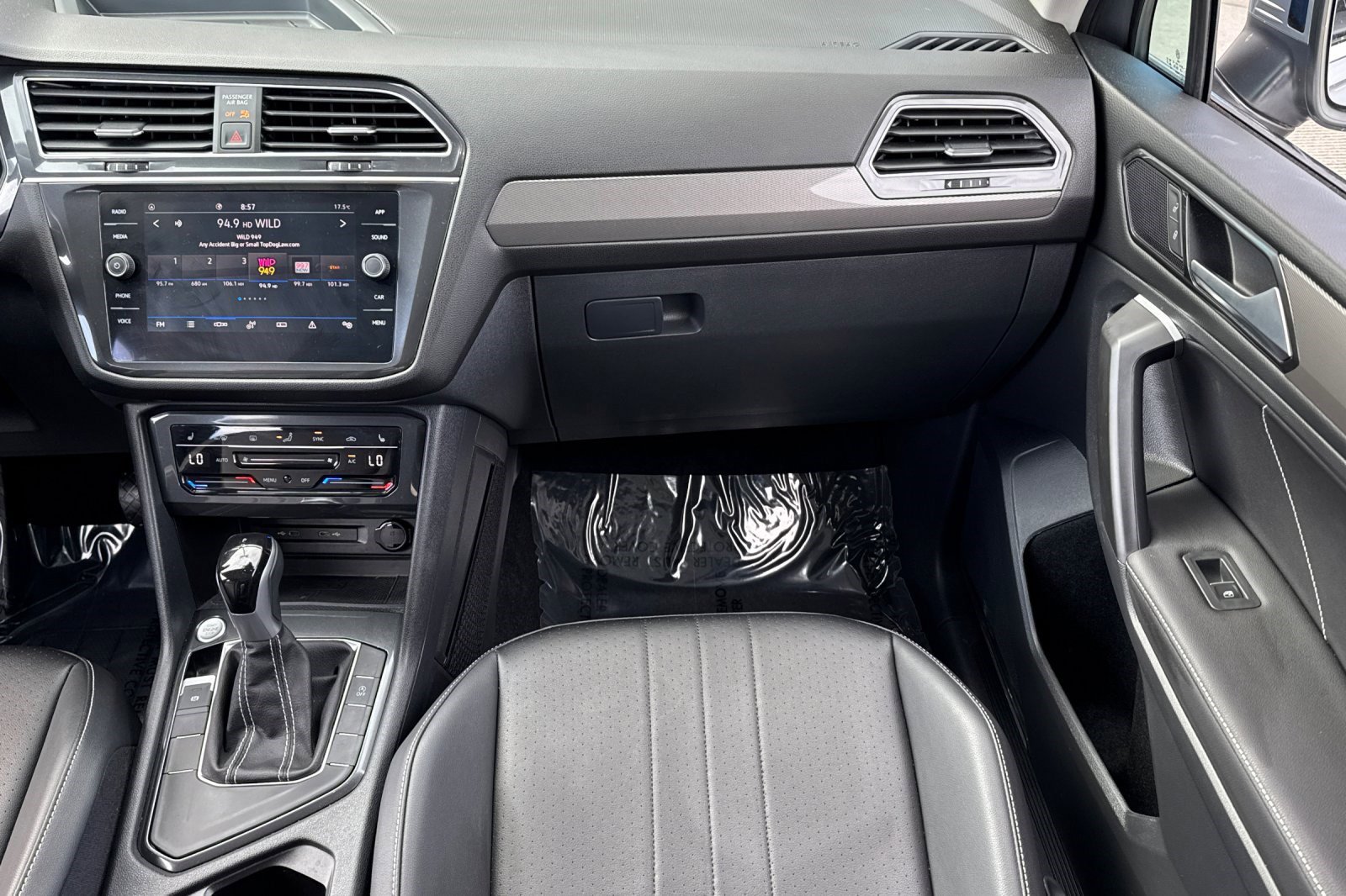 Used 2024 Volkswagen Tiguan SE image 29