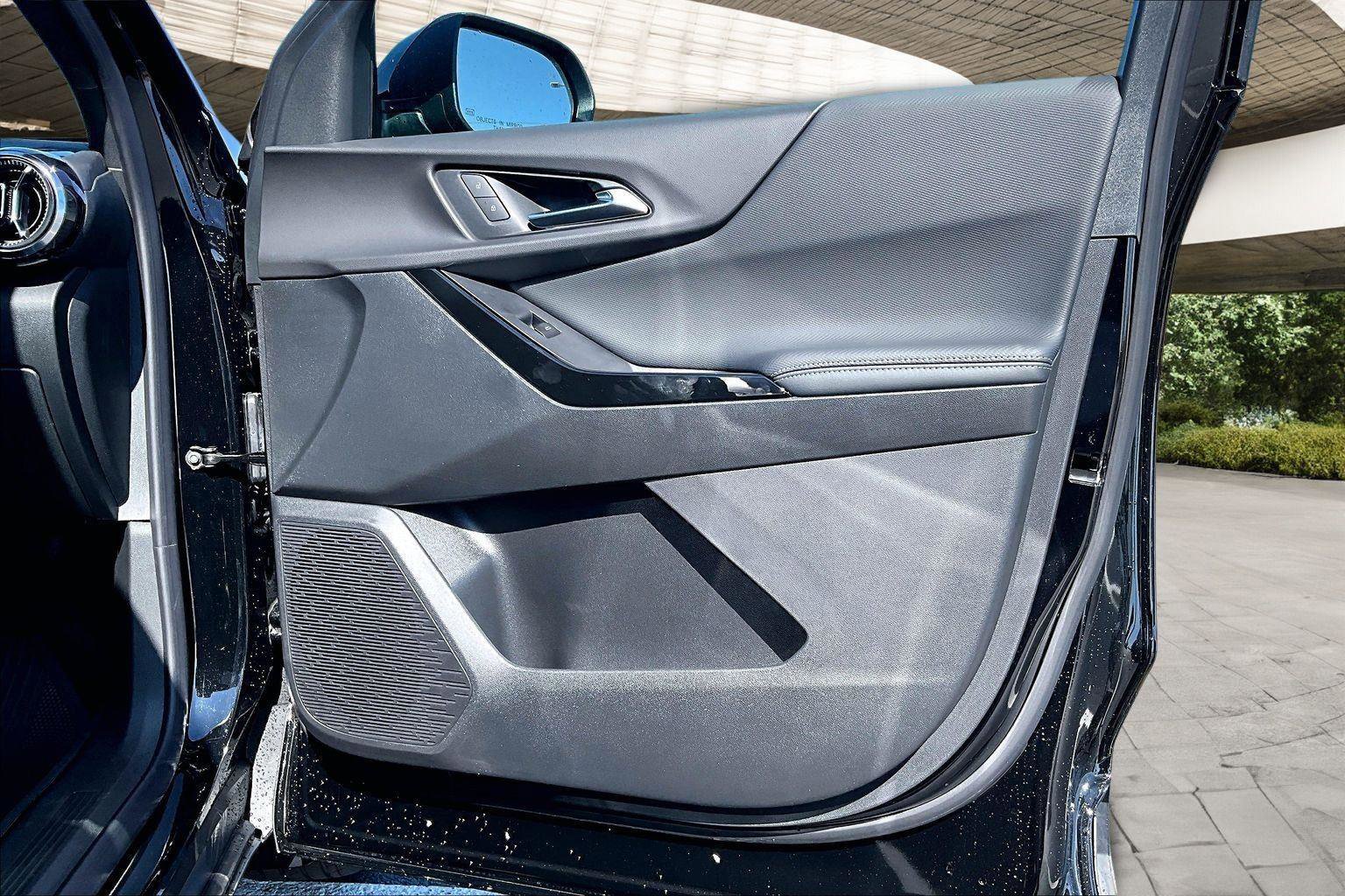 New 2026 Chevrolet Equinox LT w/ Convenience Package II image 13