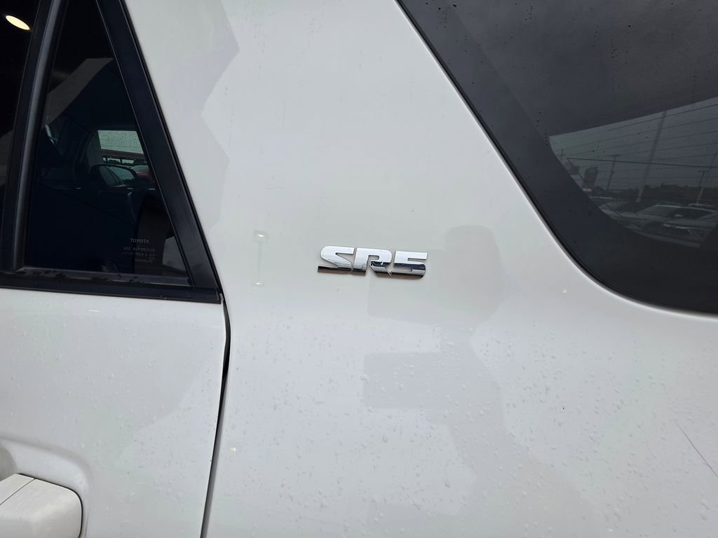 Used 2014 Toyota 4Runner SR5 AWD/4WD image 4