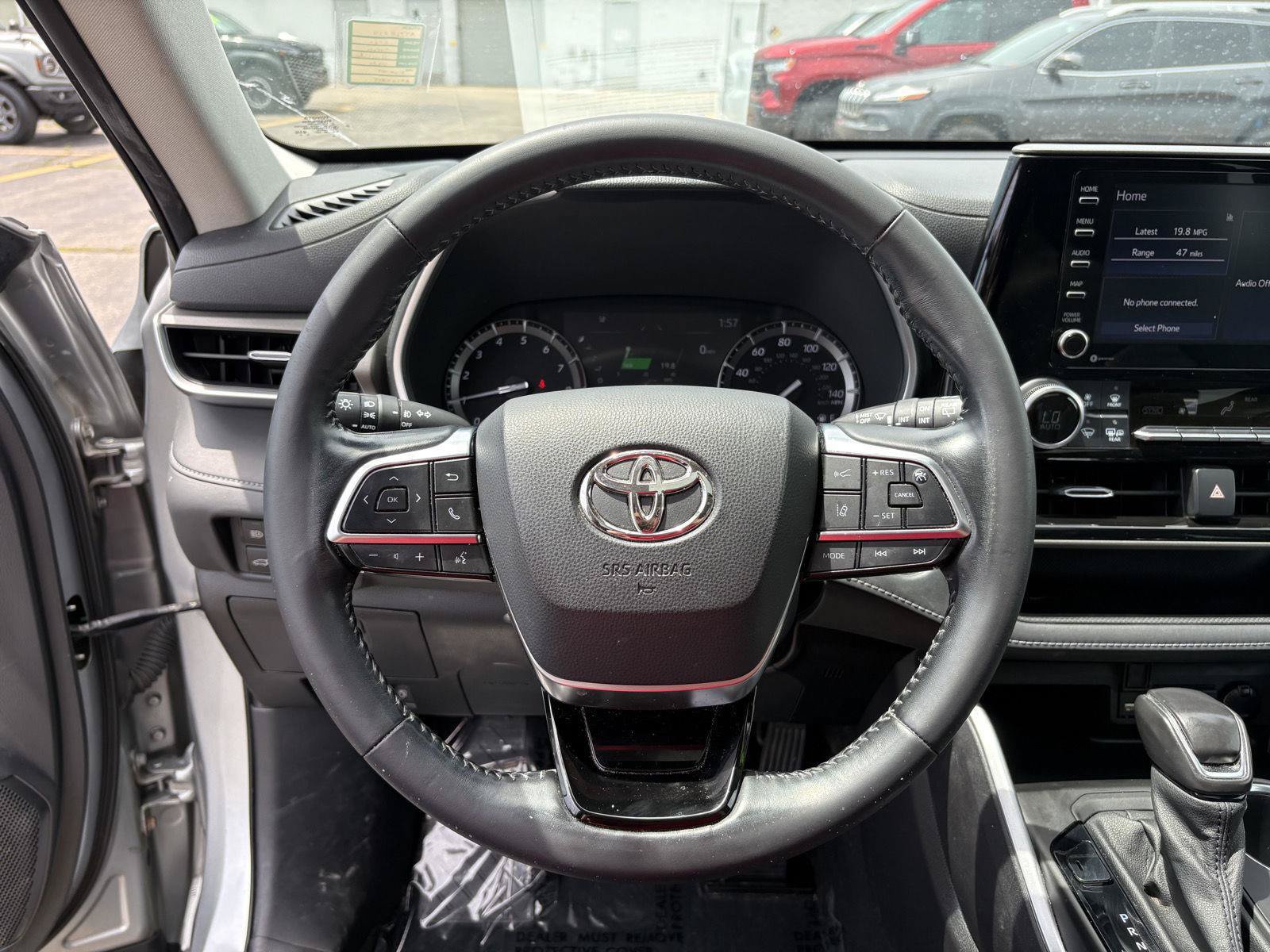 Used 2021 Toyota Highlander XLE AWD/4WD image 15