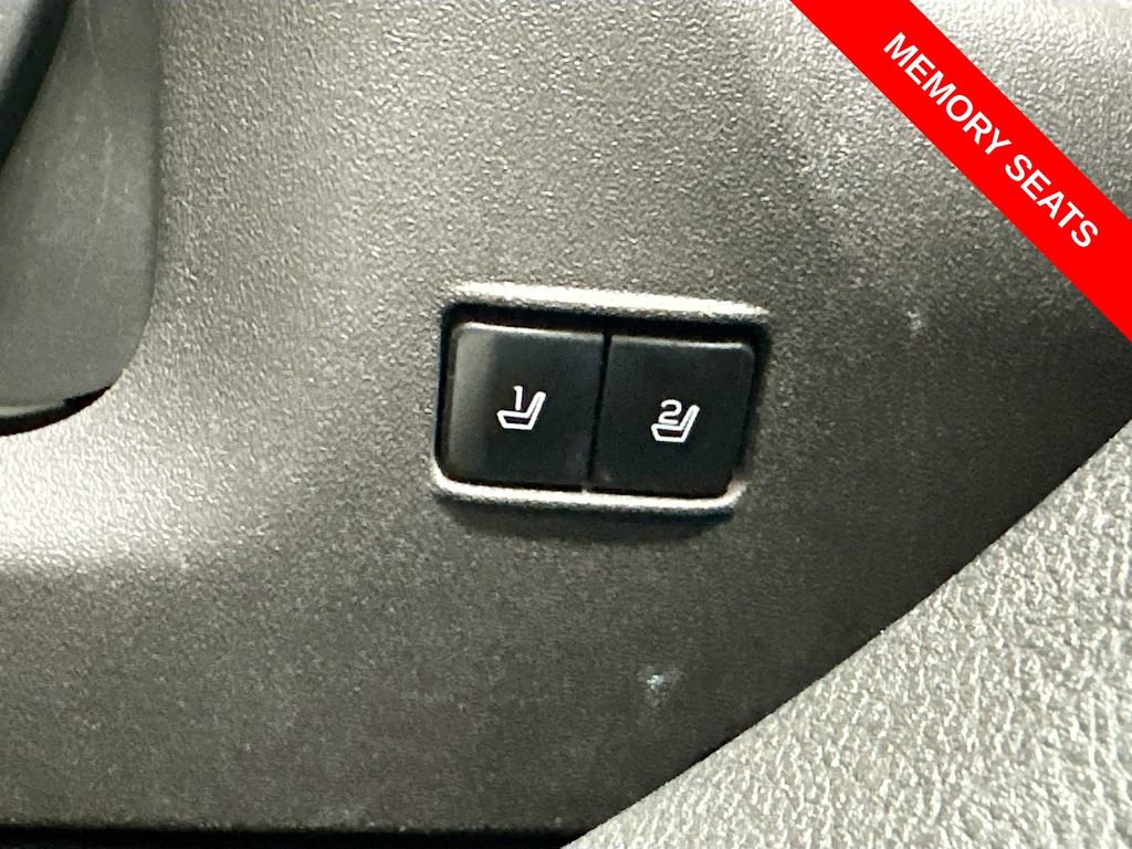 Used 2013 Ford Taurus SHO image 38