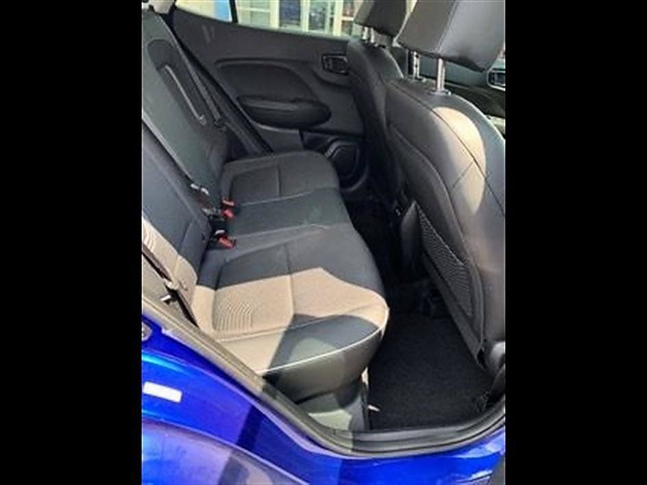 Used 2024 Hyundai Venue Limited FWD image 10